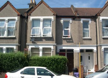 Bruce Road, Tooting Borders,
            CR4
